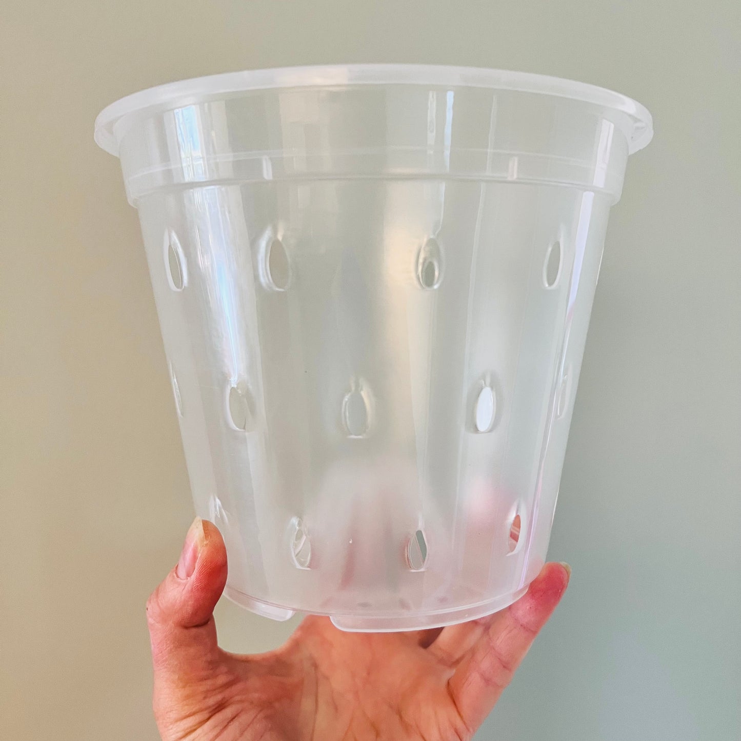 Transparent plastic pot with holes, Ø 11 cm