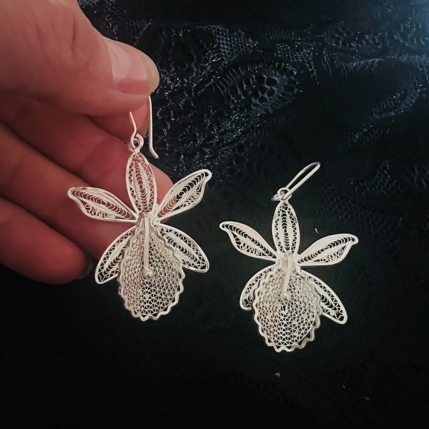 Orchid earrings in silver, handmade in Ecuador